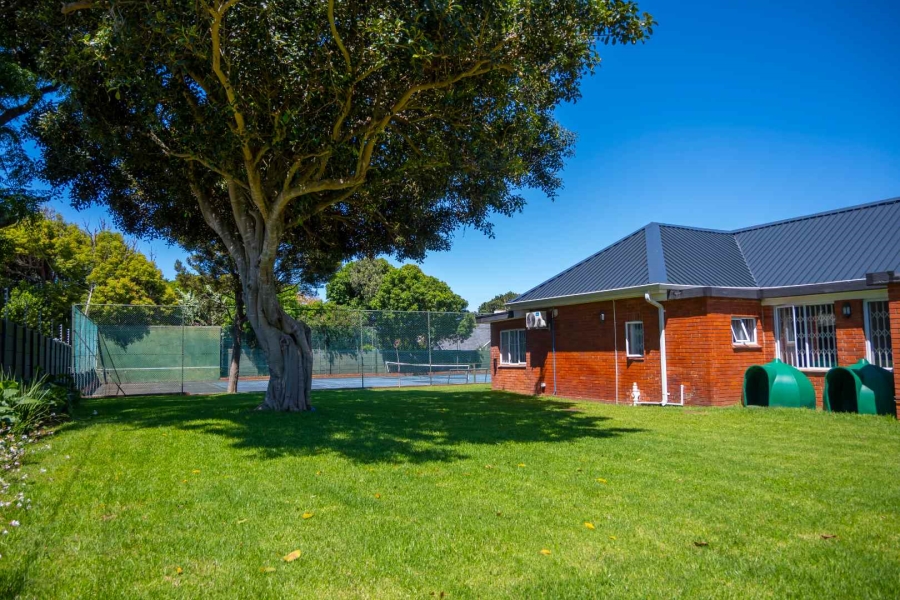 5 Bedroom Property for Sale in Walmer Eastern Cape